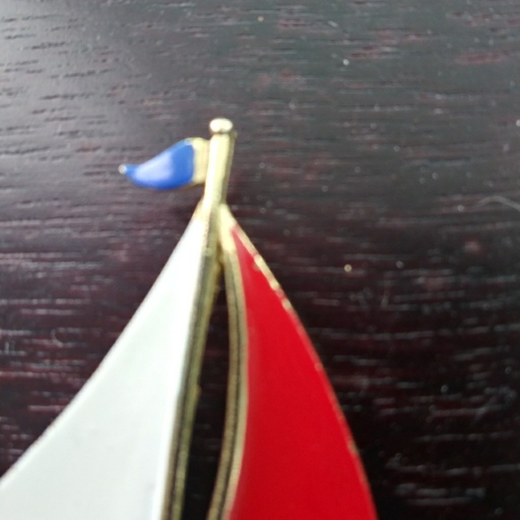 Jonette Jewelry Sailboat Brooch - Picture 3 of 6